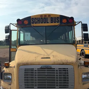 2004 Thomas School Bus - Will Need to be Towed