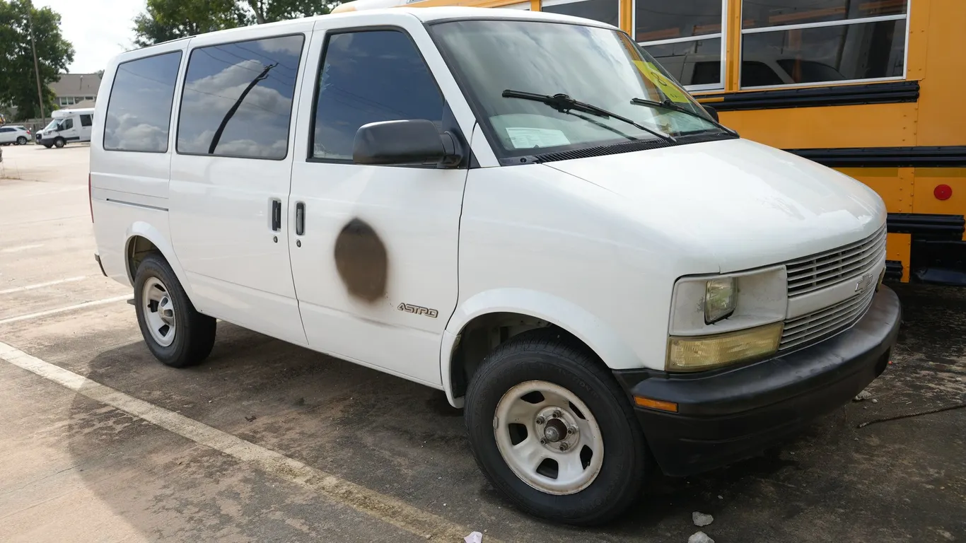 2002 Chevrolet Astro Cargo Van - Will Need to be Towed