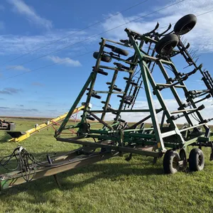 1752 - JD 610 Chisel Plow