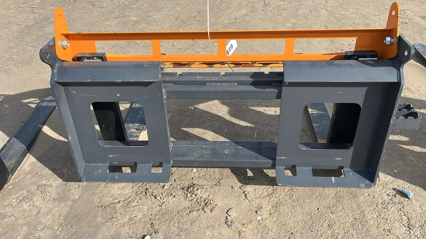 2949 - Skidsteer Pallet Forks