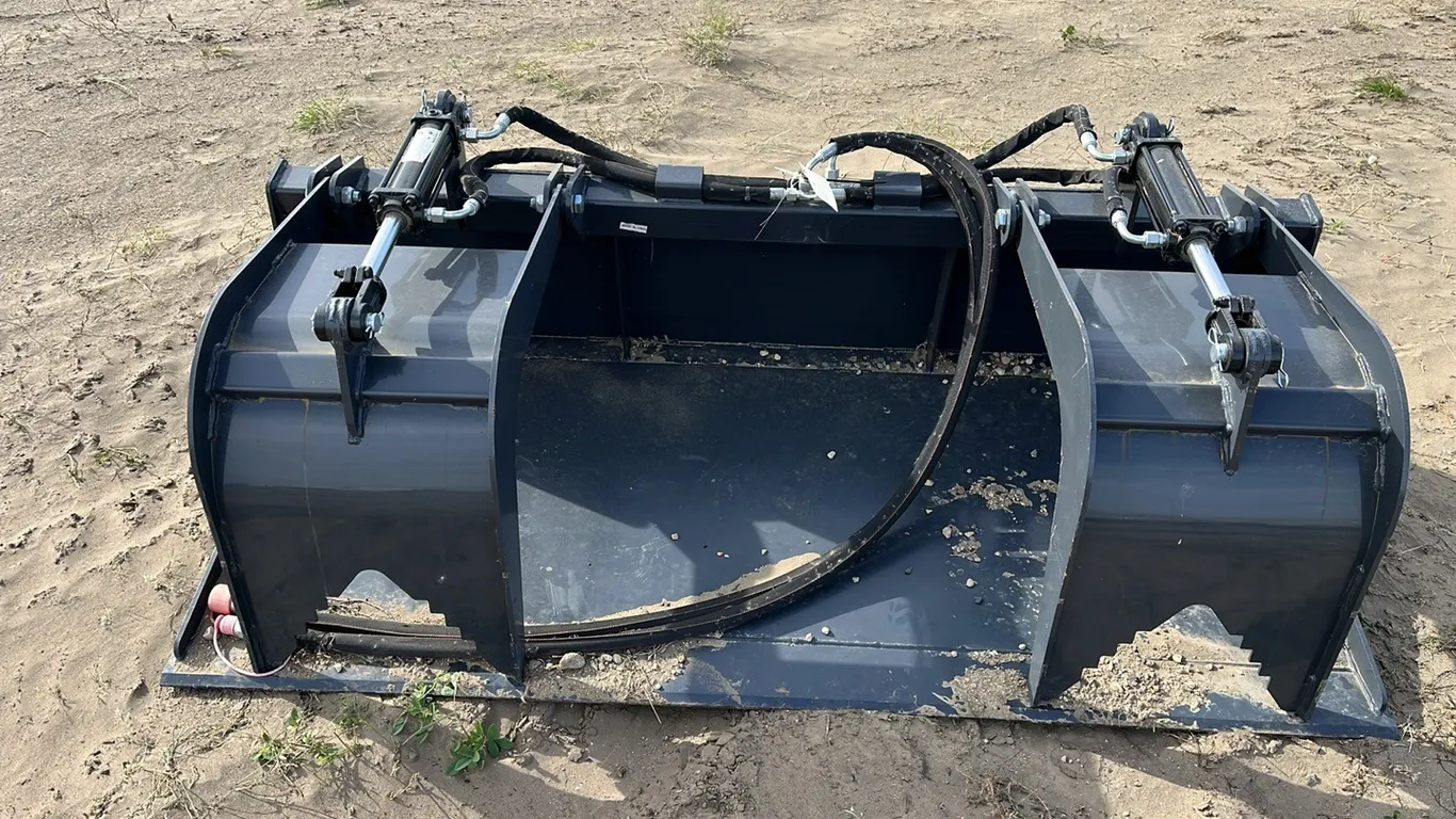 2505 - 72" Skidsteer Bucket w/Grapple