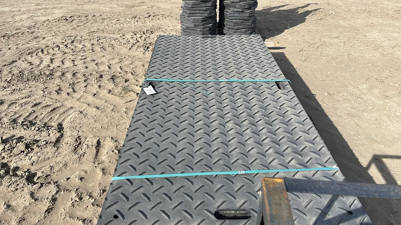 2515 - 15) 4' x 8' Ground Protection Mats