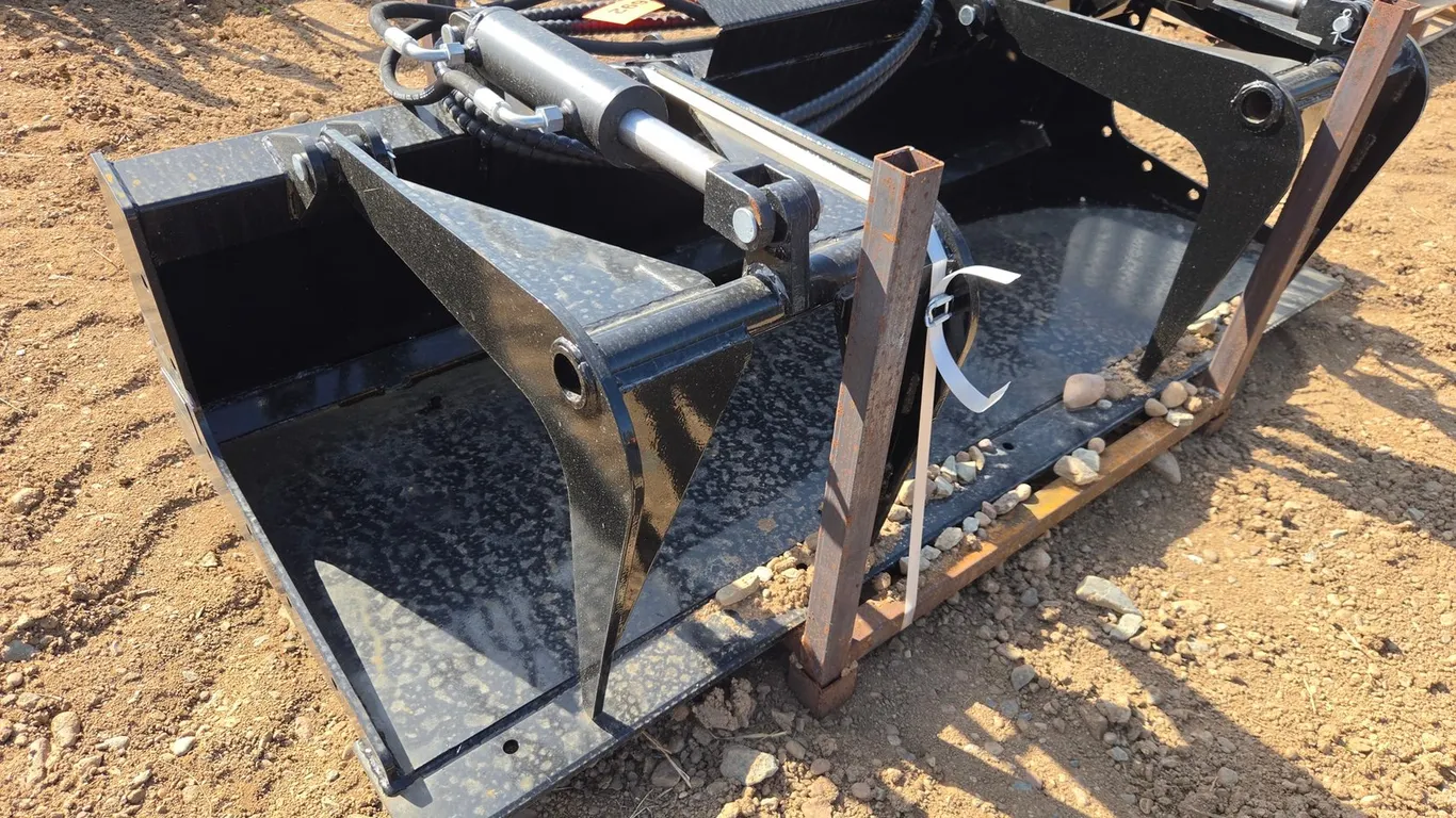 Unused Approx. 72" Skid Steer Grapple Bucket