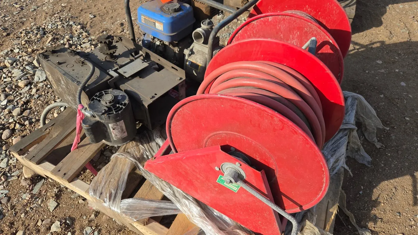 (2) Hose Reels, Water Pump, Door Operator