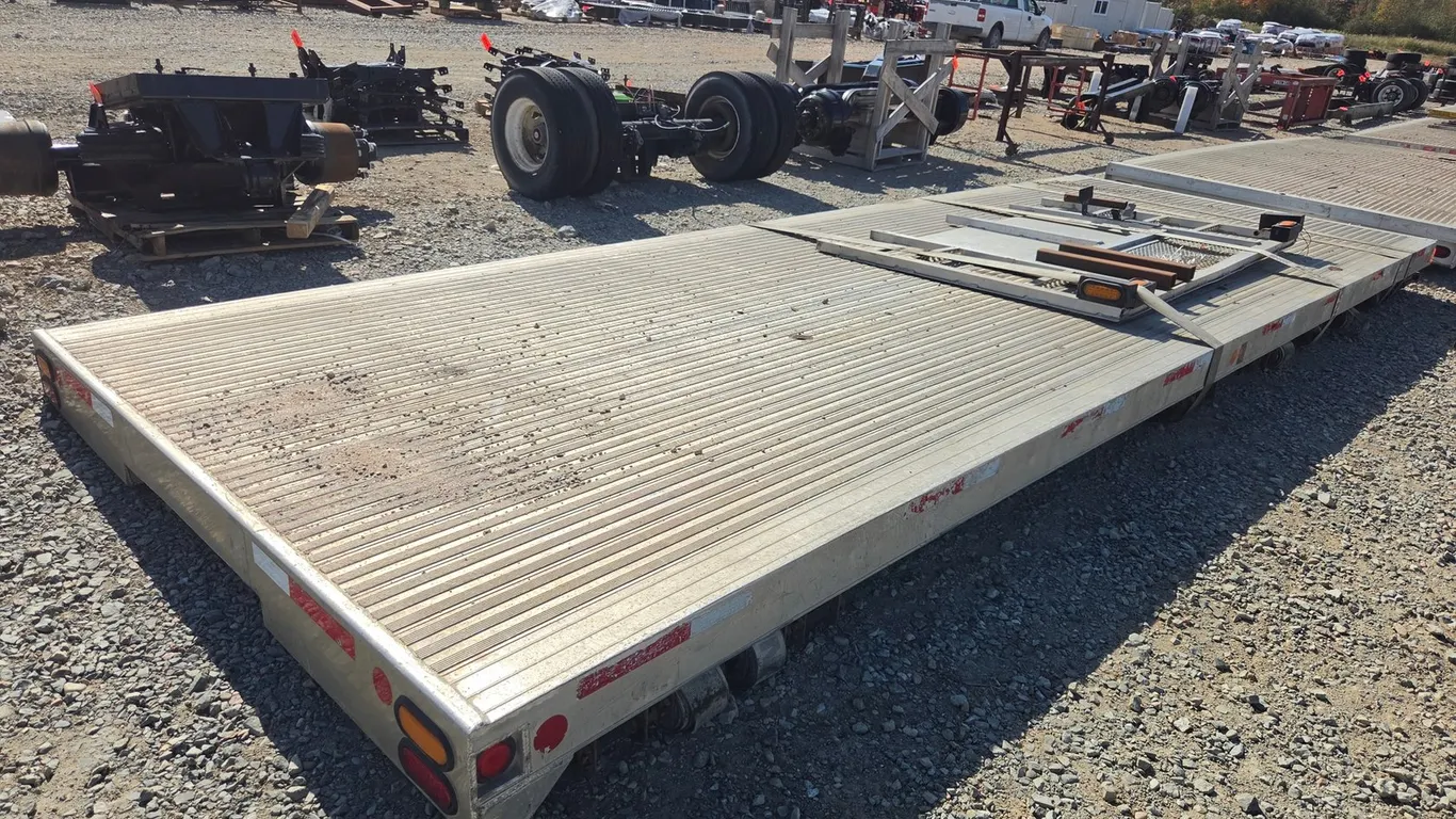 Approx. 24' Aluminum Flatbed