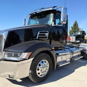 Day Cab Truck Tractor