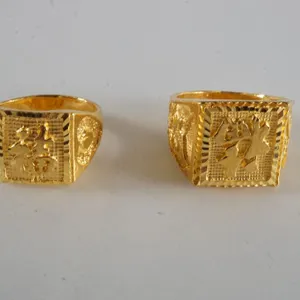 Lot of (2) 22k Yellow Gold Rings