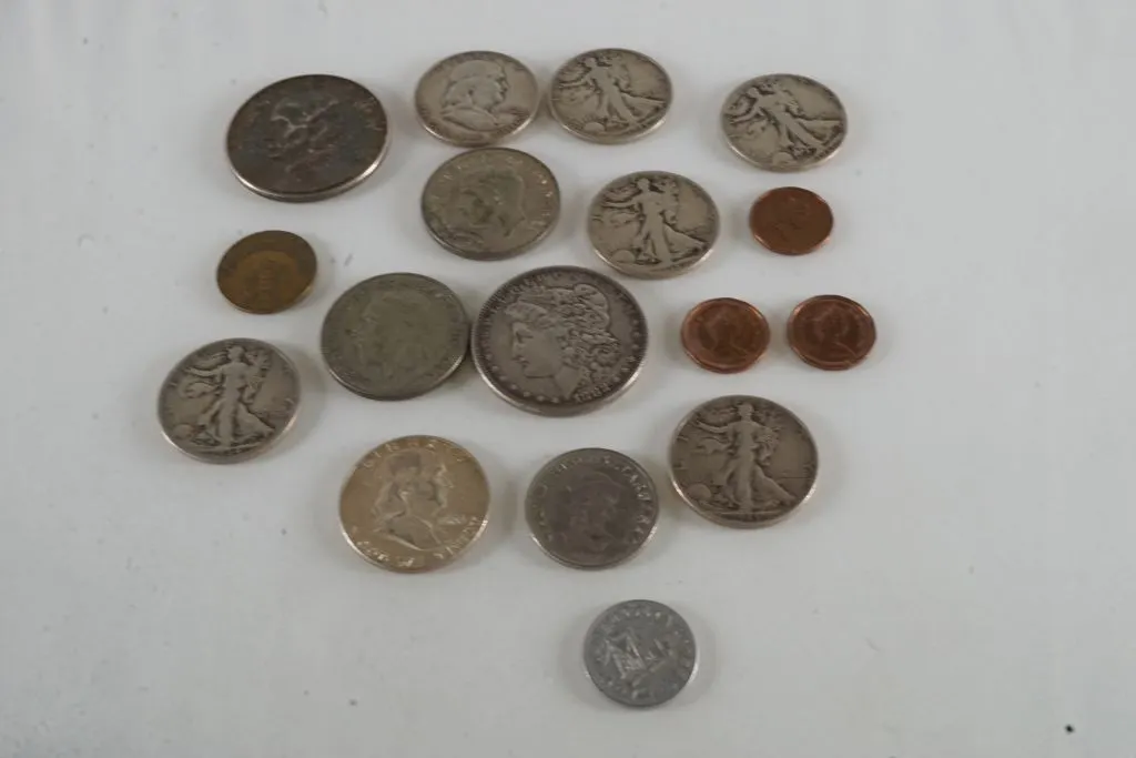 Lot of Assorted Currency