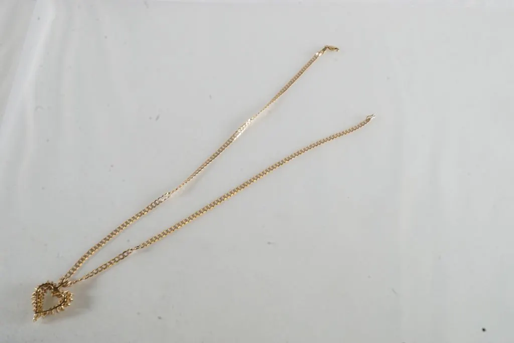 14k Yellow Gold Necklace w/14k Yellow Gold Pendant w/Clear Stones