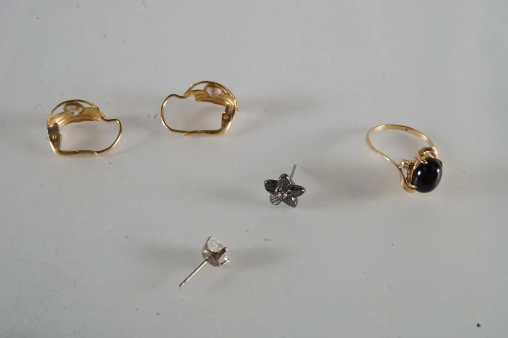 Lot of Assorted Jewelry