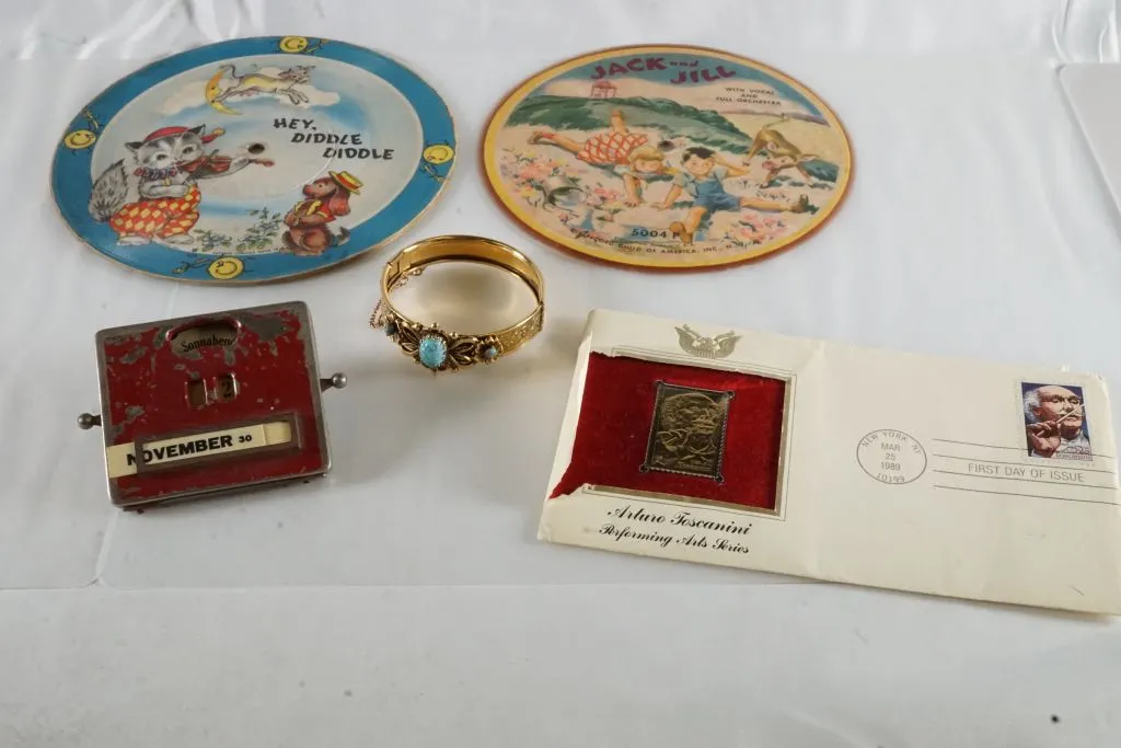 Lot of Assorted Jewelry & Collectibles
