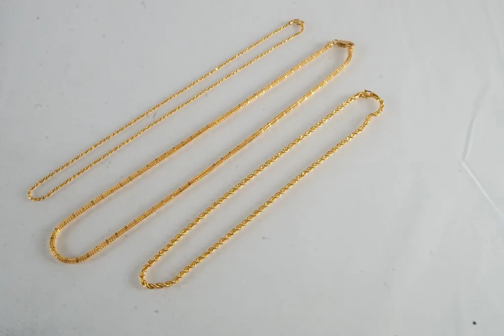 Lot of (3) 22k Yellow Gold Necklaces