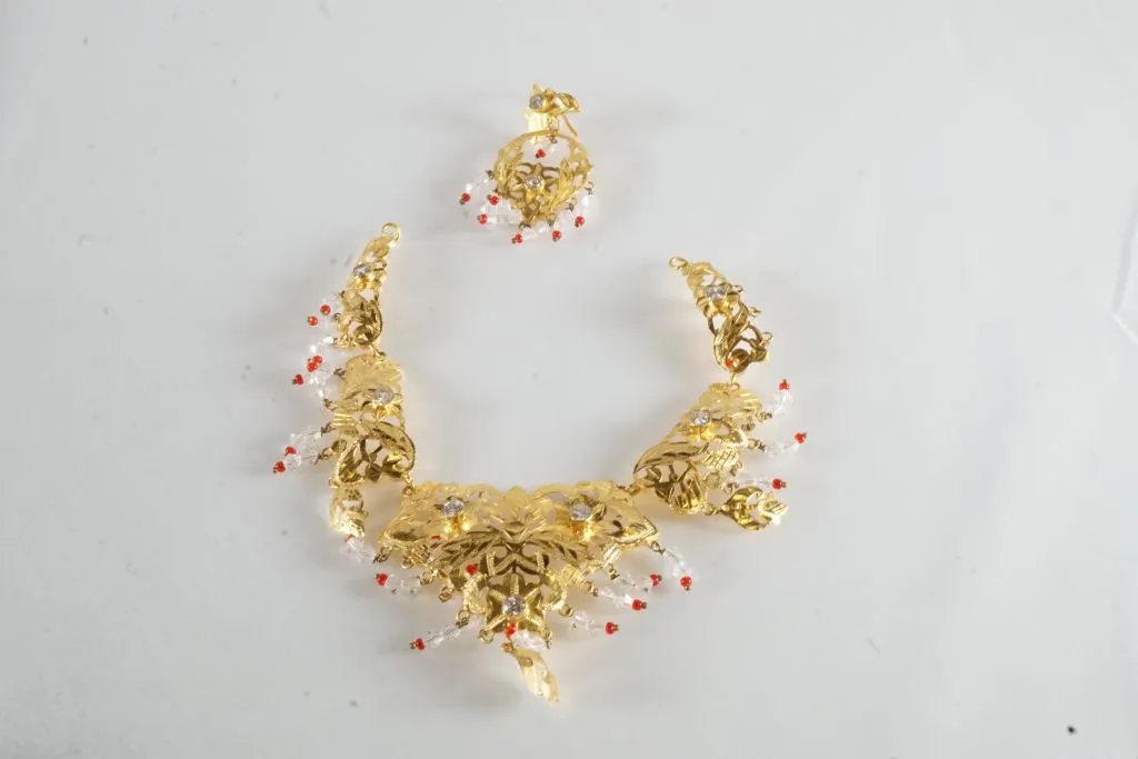 Lot of 22k Yellow Gold Jewelry w/Red & Clear Stones