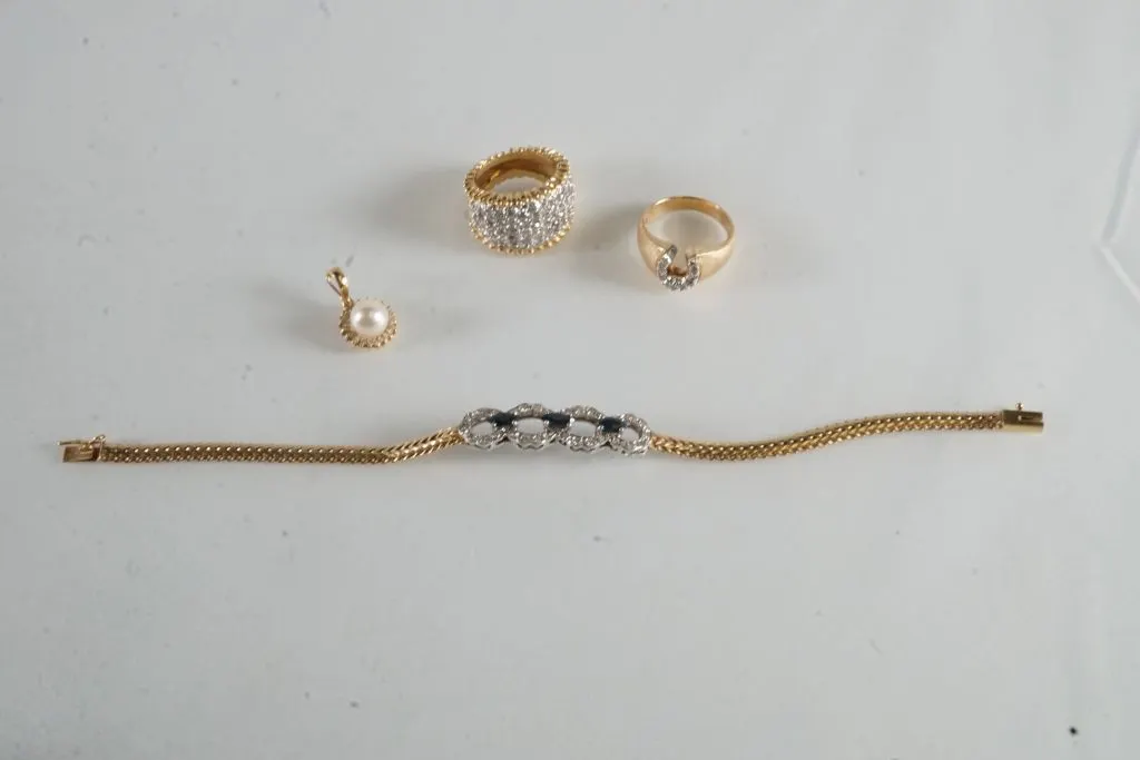 Lot of 14k Yellow Gold Jewelry