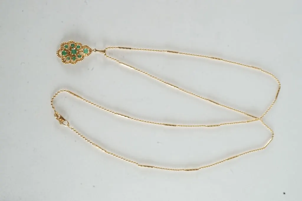 14k Yellow Gold Necklace w/14k Yellow Gold Pendant w/Green Stones