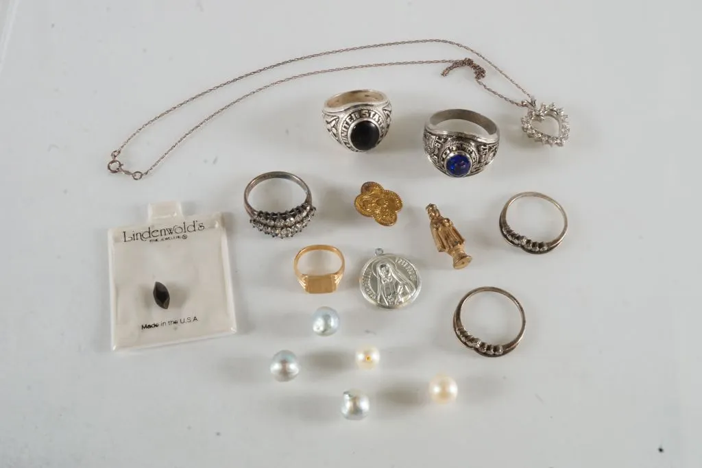 Lot of Assorted Jewelry