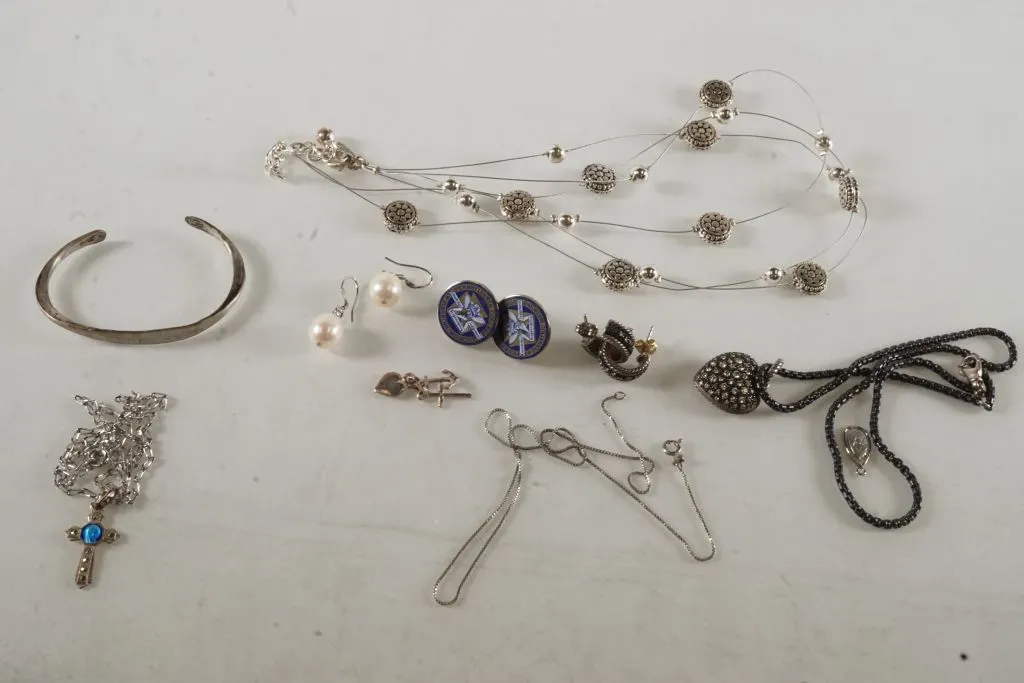 Lot of Assorted Jewelry