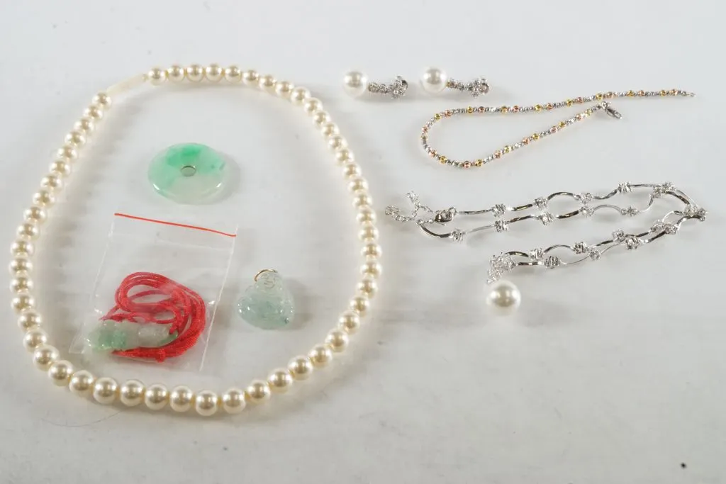 Lot of Assorted Jewelry