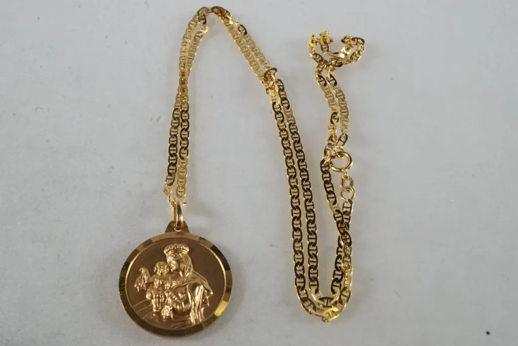 14k Yellow Gold Necklace w/14k Yellow Gold Pendant