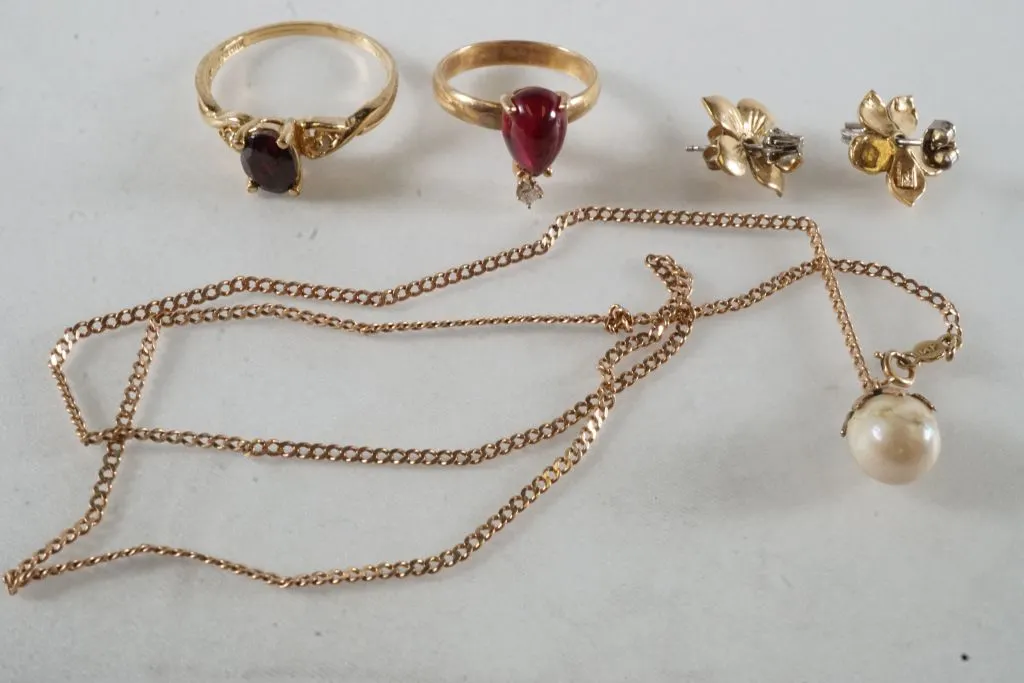 Lot of 14k Yellow Gold Jewelry