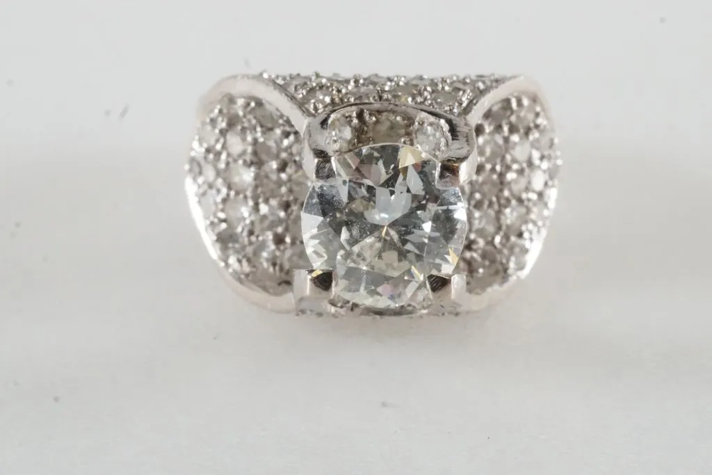 14k White Gold Ring w/Diamonds
