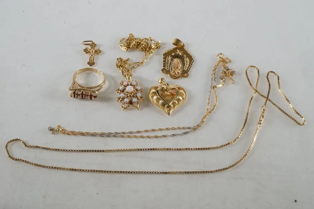 Lot of 14k Yellow Gold Jewelry