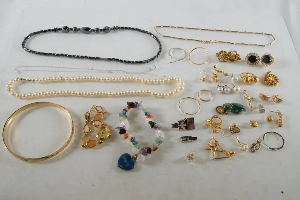 Lot of Assorted Jewelry