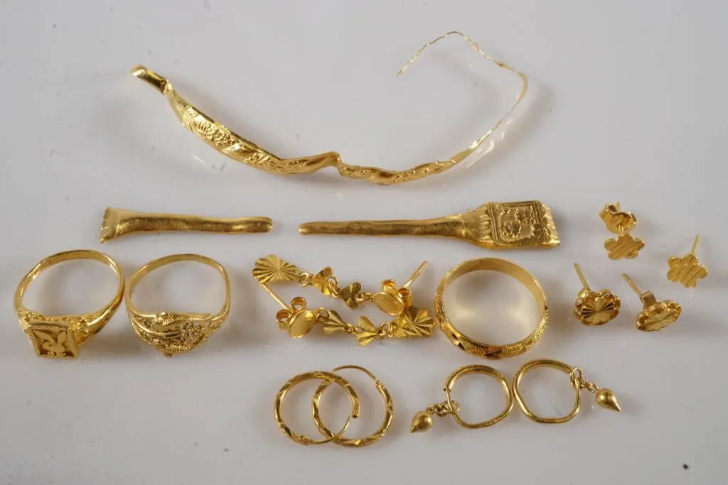 Lot of 22k Yellow Gold Jewelry