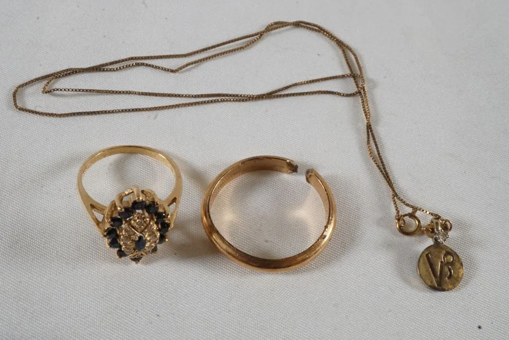 Lot of 14k Yellow Gold Jewelry