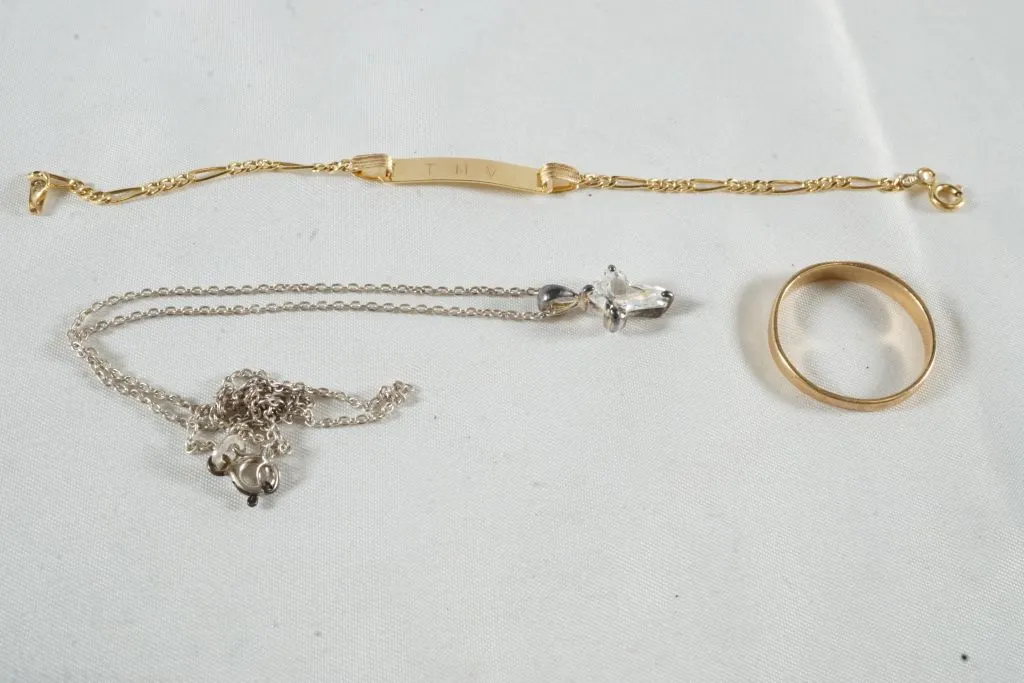 Lot of Assorted Jewelry