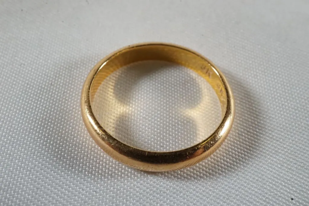 18k Yellow Gold Ring