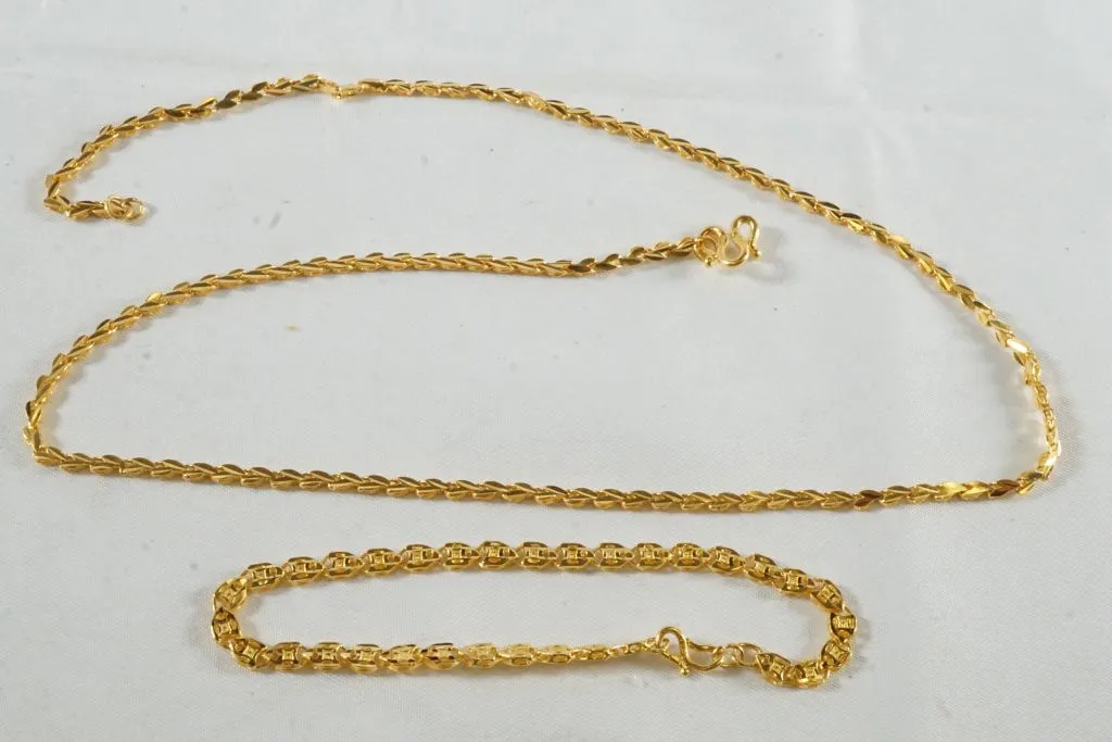 Lot of 22k Yellow Gold Jewelry