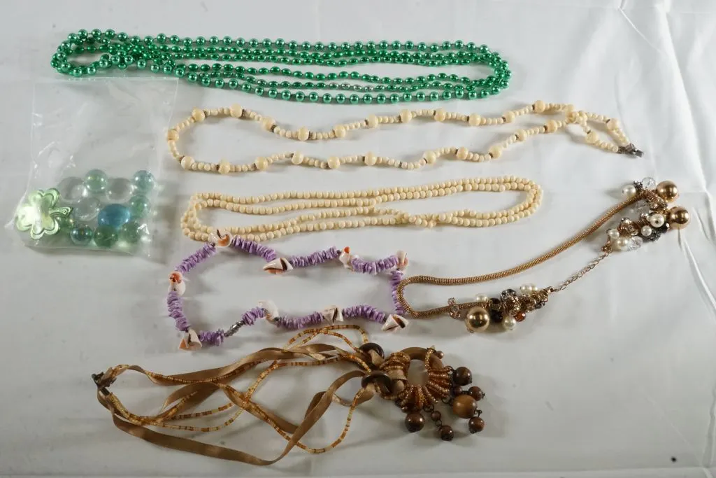 Lot of Assorted Jewelry