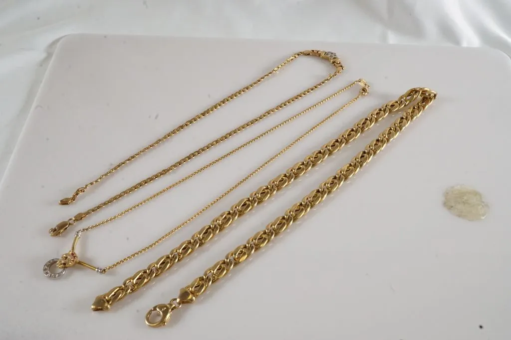 Lot of (3) 18k Yellow Gold Necklaces