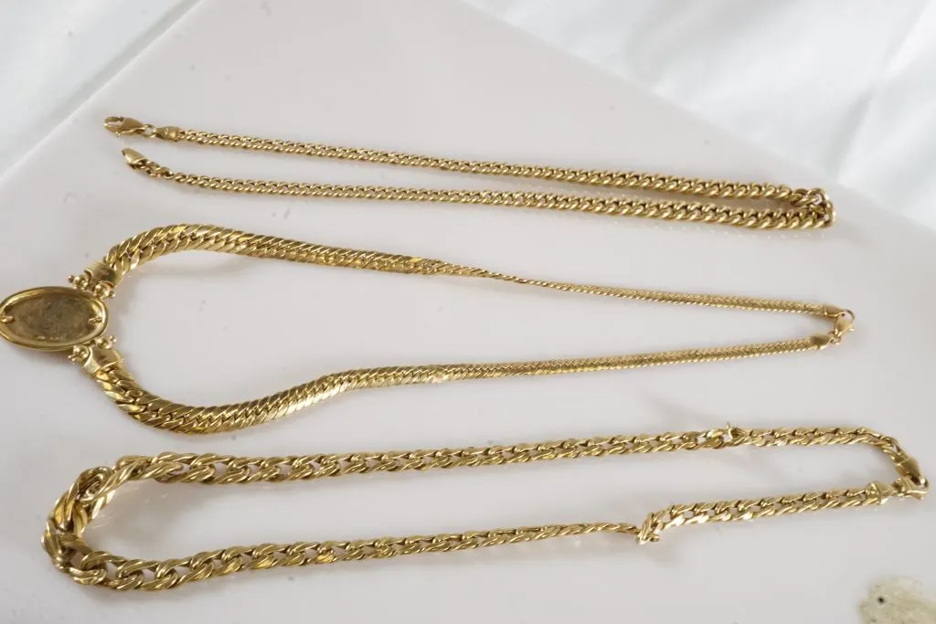 Lot of (3) 18k Yellow Gold Necklaces