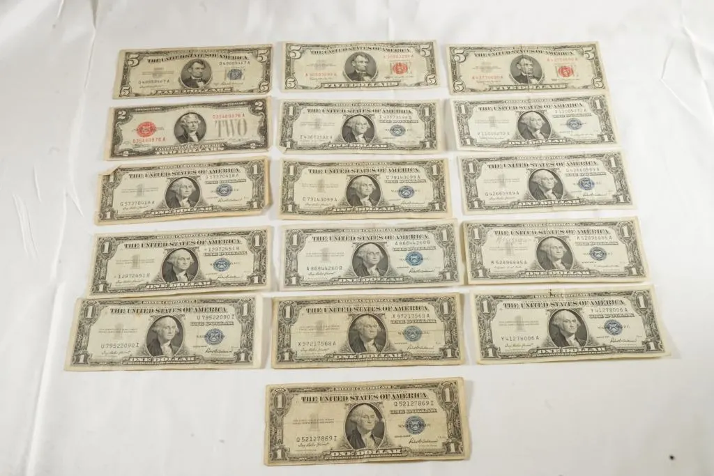 Lot of Assorted US Bills