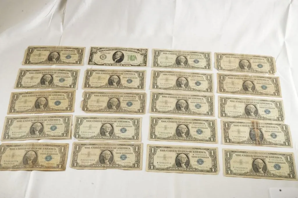 Lot of Assorted Currency