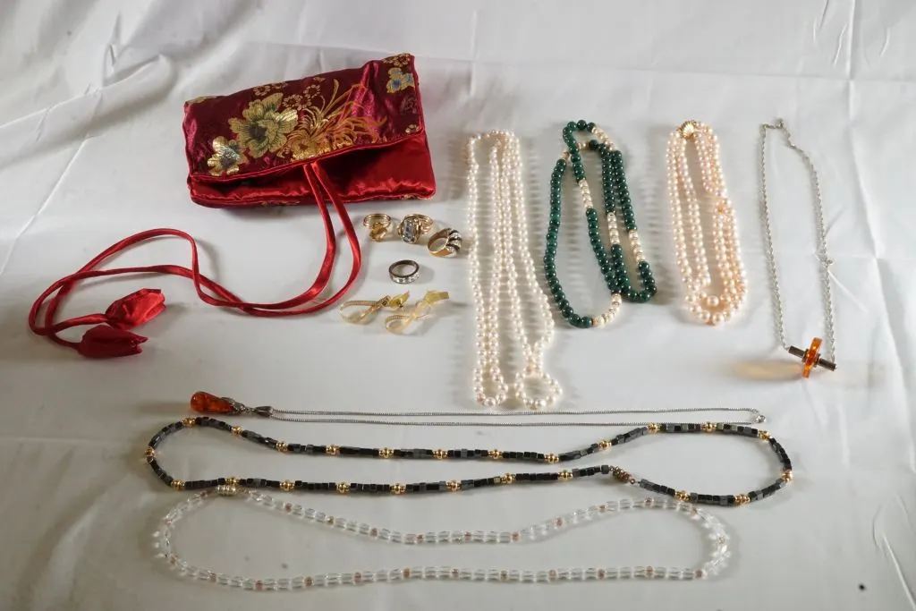 Lot of Assorted Jewelry