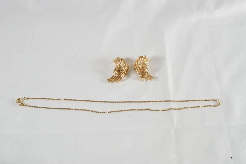Lot of Assorted Jewelry