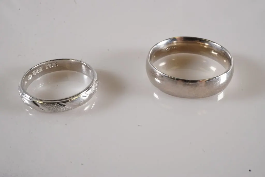 Lot of (2) Rings