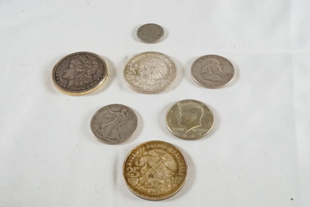 Lot of Assorted US & Foreign Coins