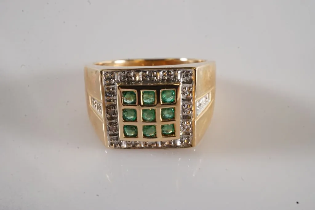 14k Yellow Gold Ring w/Diamonds & Green Stones