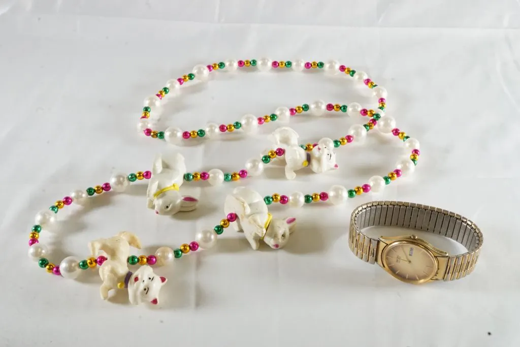 Lot of (1) Yellow Metal Seiko Watch & (1) Beaded Necklace