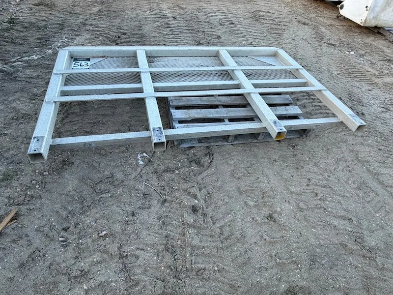 Alum Bulk Head for Step Deck Trailer