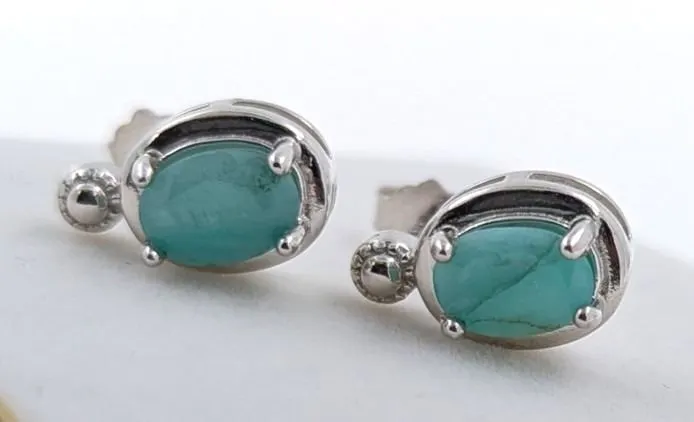 2.4 CT CERTIFIED SILVER EMERALD GEMSTONE EARRINGS ($1,596 APPRAISAL)