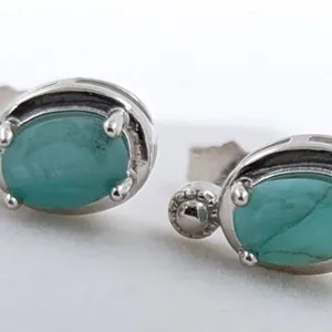 2.4 CT CERTIFIED SILVER EMERALD GEMSTONE EARRINGS ($1,596 APPRAISAL)