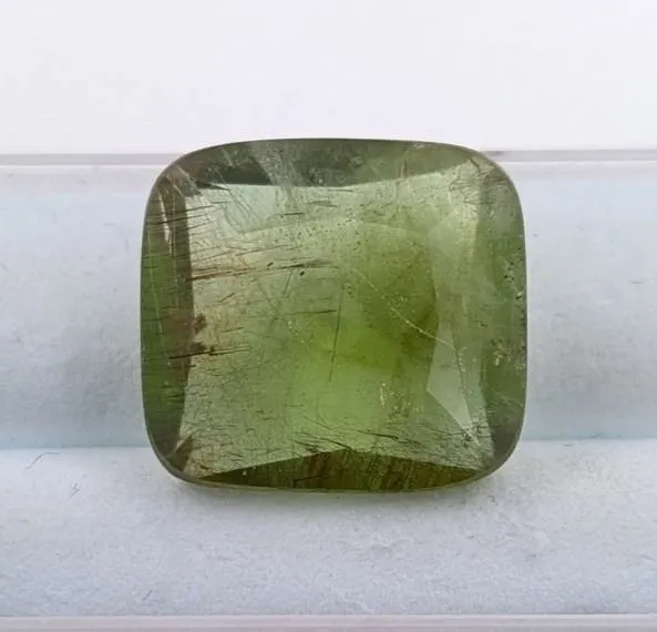 13.32 CT CERTIFIED HIMALAYAN PERIDOT GEMSTONE ($7,350 APPRAISAL)