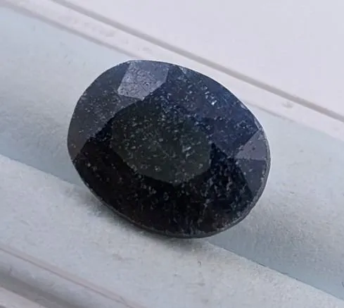 8.16 CT CERTIFIED MIDNIGHT BLUE SAPPHIRE GEMSTONE ($6,150 APPRAISAL)