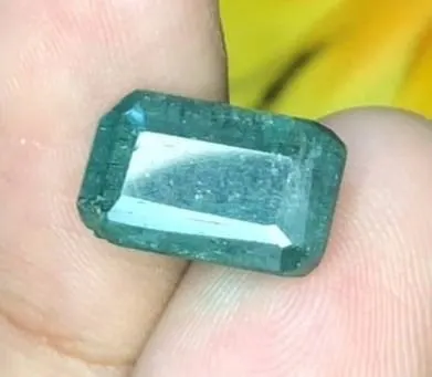 4.8 CT CERTIFIED BRAZILIAN EMERALD GEMSTONE ($3,050 APPRAISAL)