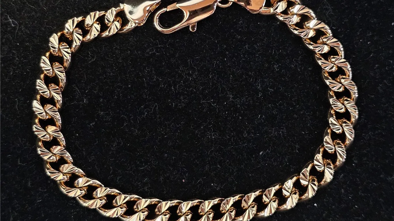 *NEW* 18K GOLD PLATED 8MM CUBAN LINK BRACELET: 7.75" LONG